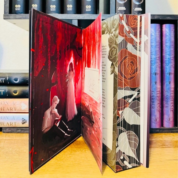 Fairyloot Exclusive Signed Edition Rose In Chains
by Julie Soto - Picture 5 of 12